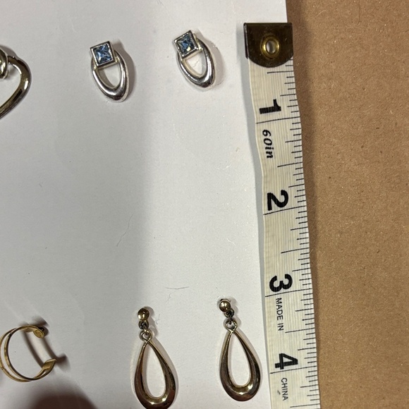 6 Pairs of Silver and Gold Vintage Earrings, pierced hearts, hoops, teardrop - Picture 9 of 9